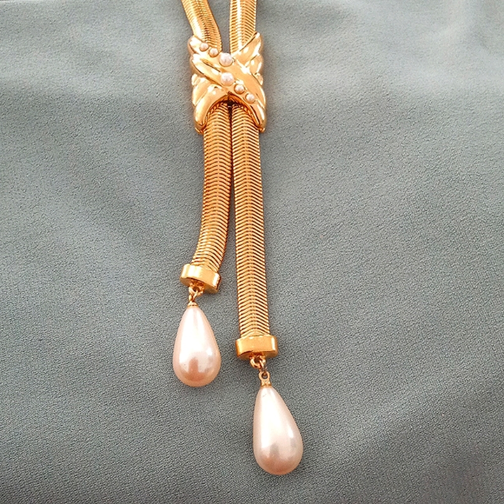 Trifari Vintage pearl necklace